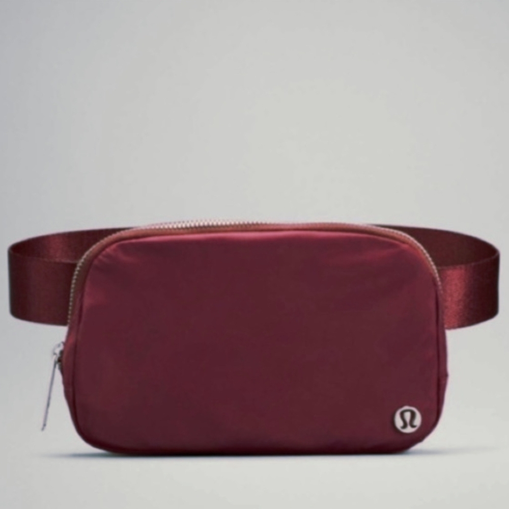 LULULEMON Everywhere Belt Bag With Long Strap 1L. Merlot
